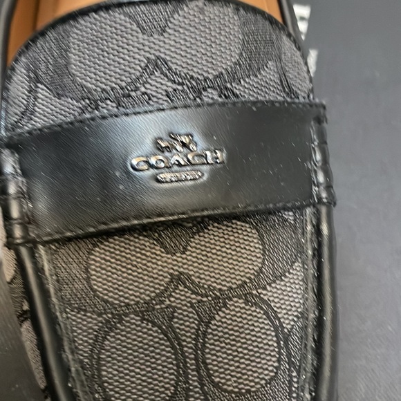 Coach - Picture 4 of 4